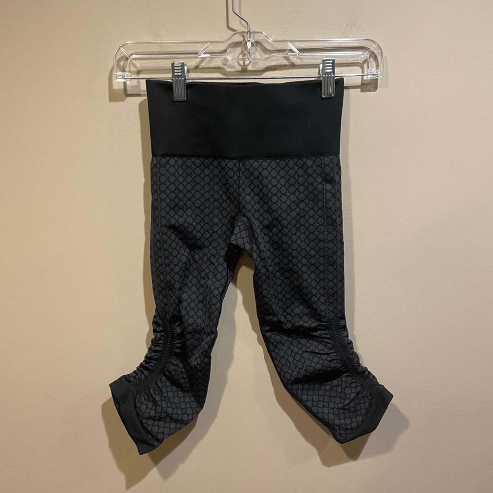 Lululemon Black and Dark Grey Capri Leggings